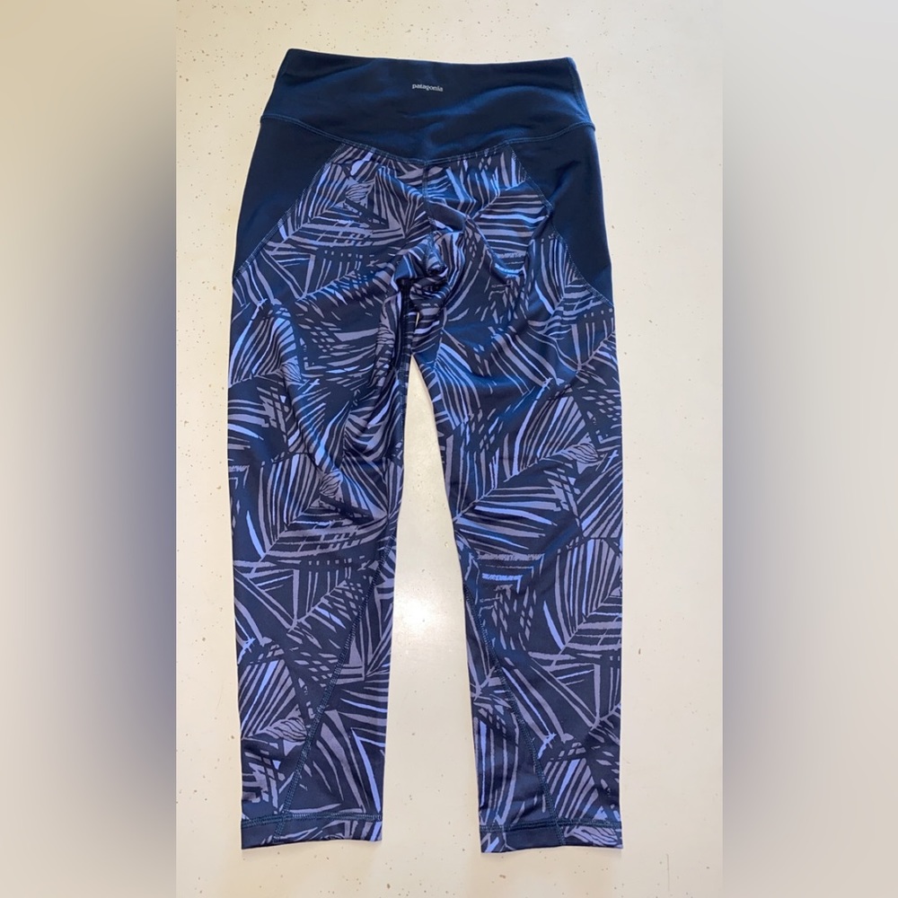 Patagonia Centered Crop Leggings -Size Small